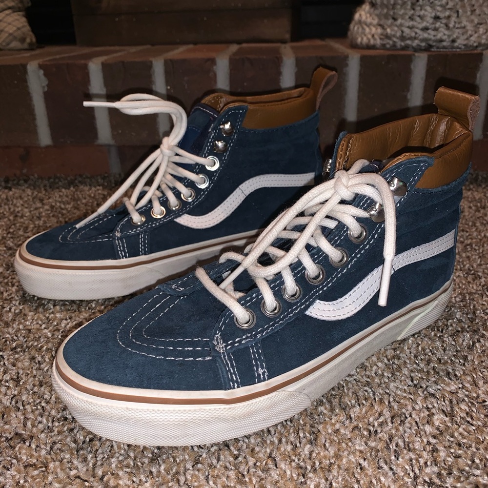 NWOT Vans sk8 hi MTE size 6